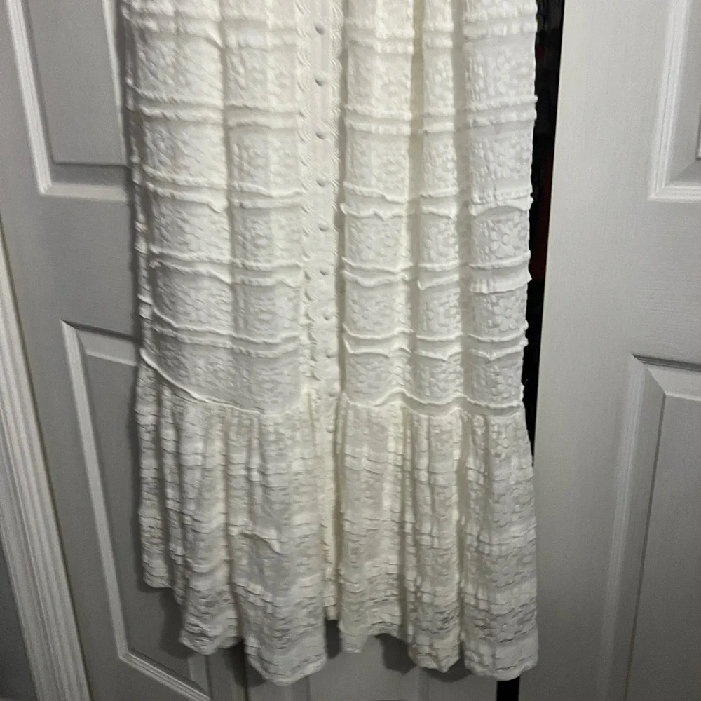 Gorgeous Elegant White Lace Maxi Dress - Picture 2 of 16